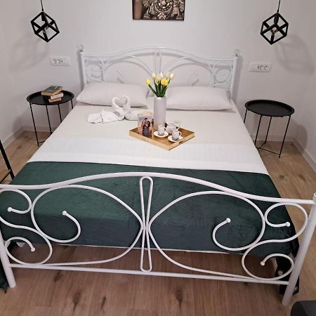 Studio Apartman Maris Lejlighed Zadar Eksteriør billede