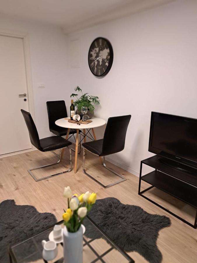 Studio Apartman Maris Lejlighed Zadar Eksteriør billede