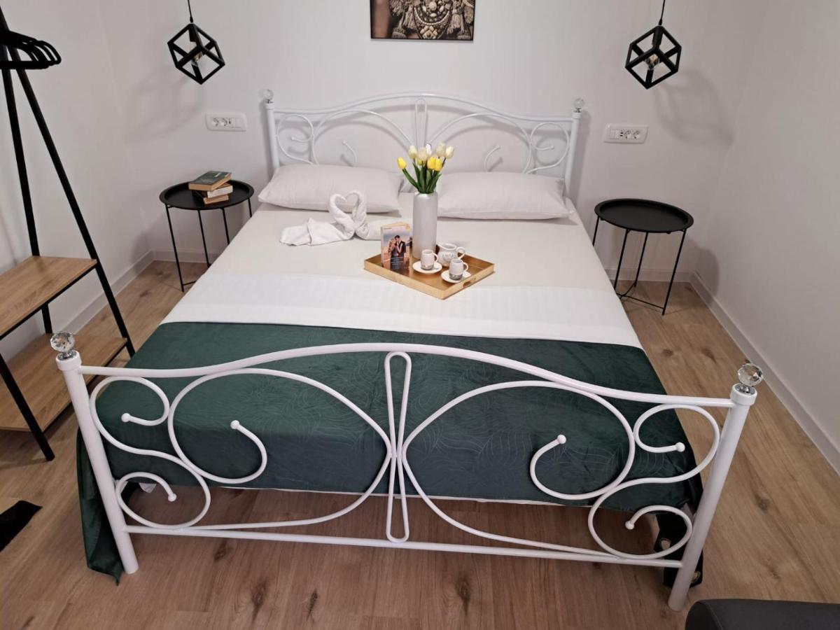 Studio Apartman Maris Lejlighed Zadar Eksteriør billede