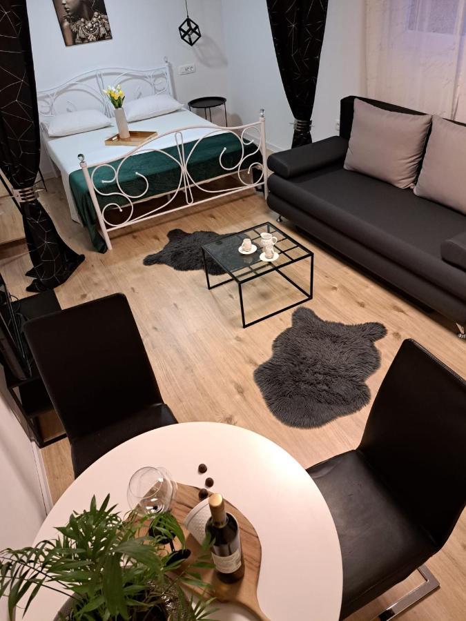 Studio Apartman Maris Lejlighed Zadar Eksteriør billede